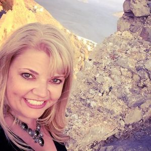 Meet your Posher, Lori